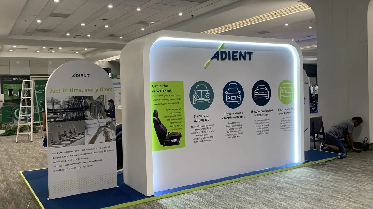 ADIENT Booth ด้านหลัง